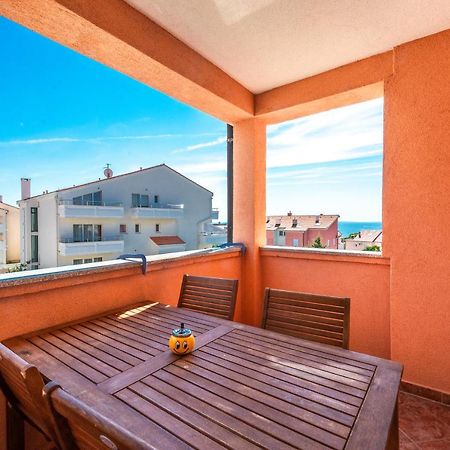 Apartment Damir Новаля Екстериор снимка
