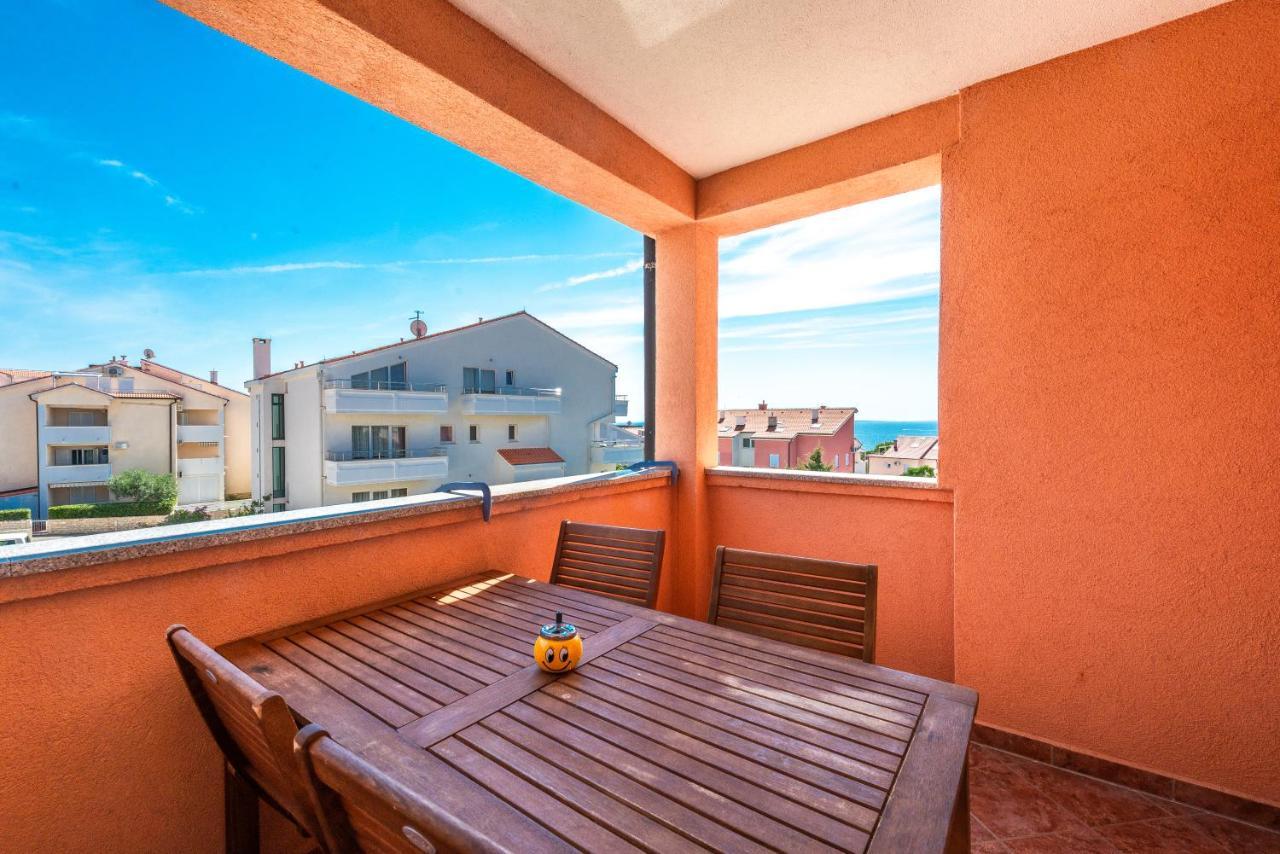Apartment Damir Новаля Екстериор снимка